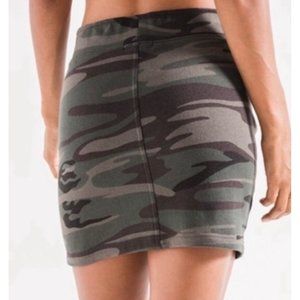 Z SUPPLY Green Camouflage Print Knit Women's Mini-Length Skirt Size Medium